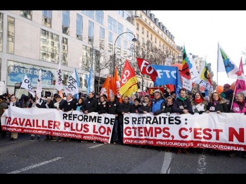 Francia: per Cgt '2 milioni in piazza contro riforma pensioni'