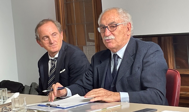 Armando Spataro (a destra) con il sindaco di Busto Emanuele Antonelli