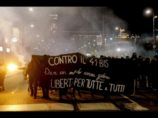 Cospito: in 200 a manifestazione a Milano contro il 41bis