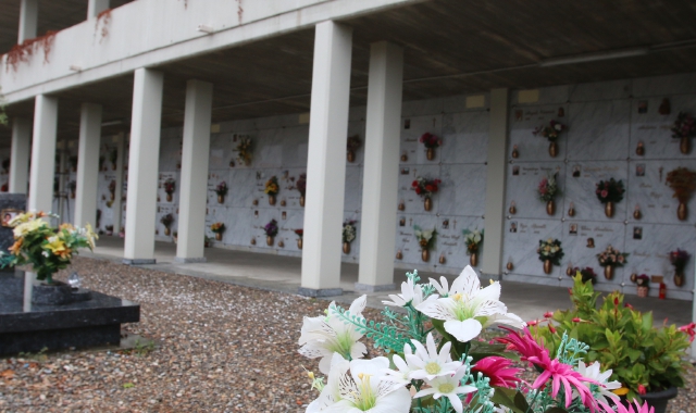 È battaglia legale tra Comune e vecchio gestore del cimitero