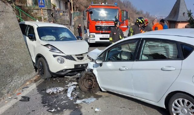 Frontale a Villadossola: due feriti