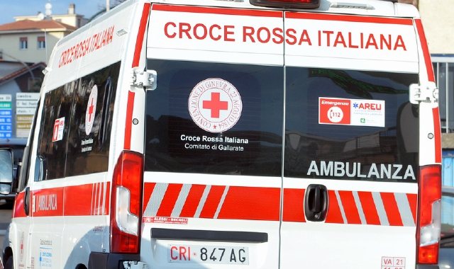 Varese, ciclista investito alla rotonda
