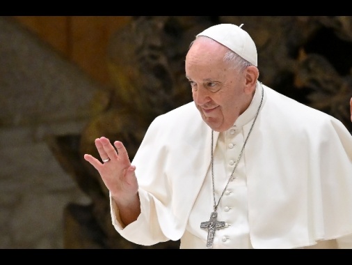 Papa, niente ideologie, la Chiesa non è un Parlamento