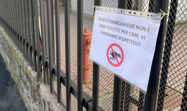 Varese, bisognini “selvaggi”: proteste in via Crispi