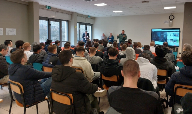L’incontro tra gli studenti dell’Istituto Newton e Confesercenti in Prefettura