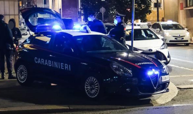 Trentatré stranieri stipati tra bilocale e scantinato: blitz a Milano