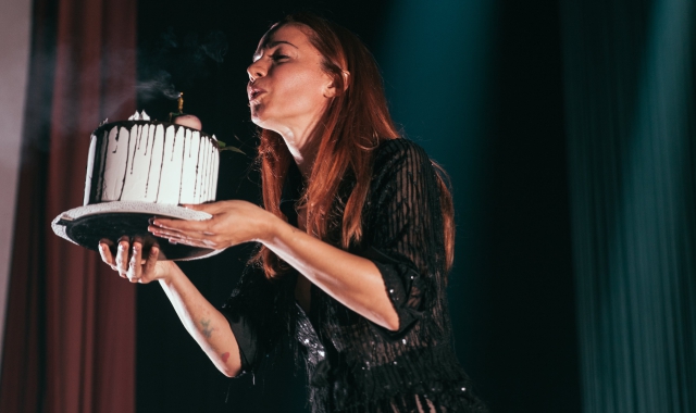 Andrea Delogu, sul palco con “40 e sto”