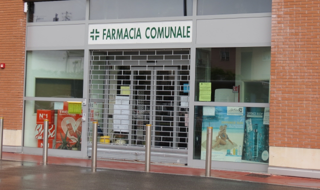 La farmacia presa di mira dal rapinatore nel gennaio 2020 (Archivio)