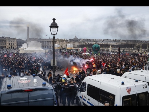 Francia: prefettura proibisce la protesta a Place Concorde