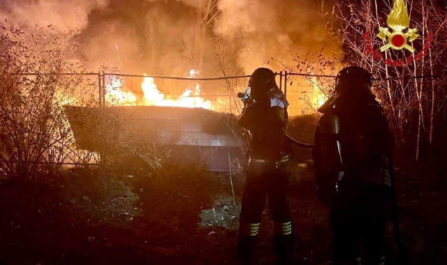 L’incendio nella notte a Tradate
