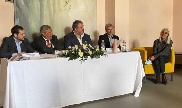 Il dibattito organizzato a Villa Miralago