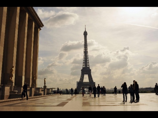 Francia: Tour Eiffel chiusa per lo sciopero