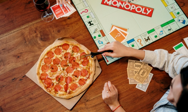 Gioco da tavolo (foto Archivio)