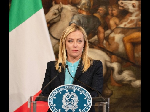 Meloni chiama Berlusconi, auguri di pronta guarigione