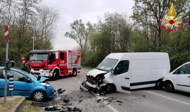 Scontro a tre, paura a Lonate Pozzolo