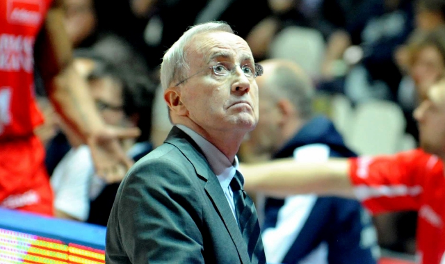 Dan Peterson al palasport di Varese