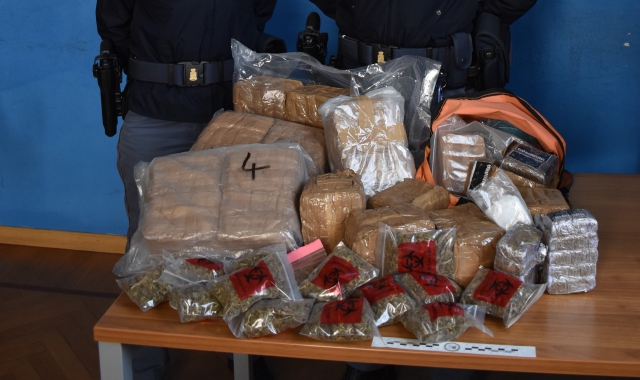 In auto 20 chili di droga marchiata “Gomorra”: due arresti a Busto Arsizio