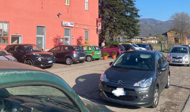 Caos alla stazione di Bisuschio (foto Redazione)