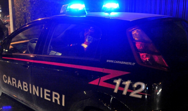 Rissa in centro, due carabinieri feriti a Busto Garolfo