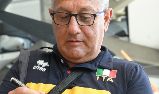 Julio Velasco, 71 anni, fino a settembre sarà il direttore tecnico del settore giovanile della Fipav. Non guida un club dal 2019 (foto ANSA)