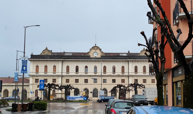Rissa con cinture e ombrelli, ragazzini denunciati a Luino
