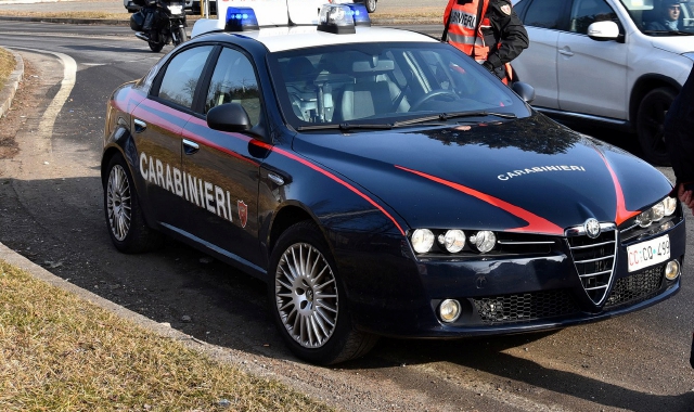 Imprenditore aggredito in un bar di Luino