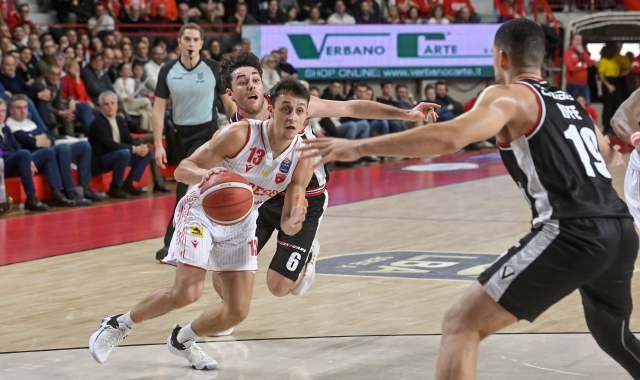 Varese a ranghi ridotti contro Bologna