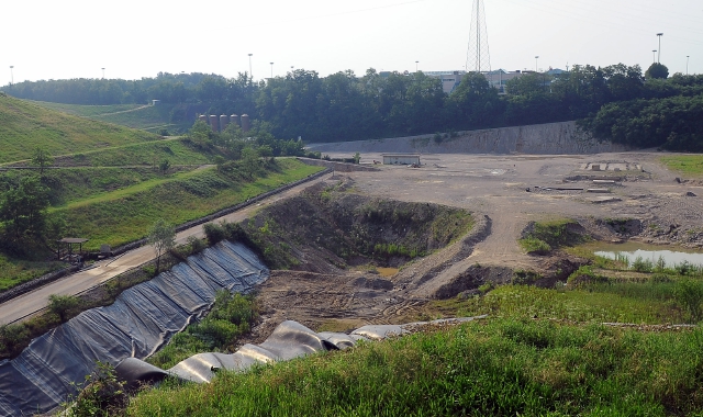 La discarica di Cerro Maggiore (foto Pubblifoto)