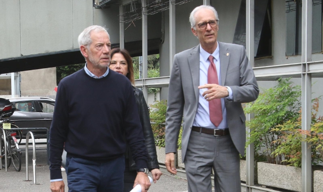L’assessore regionale Guido Bertolaso oggi col sindaco Augusto Airoldi (foto Ghiotto)