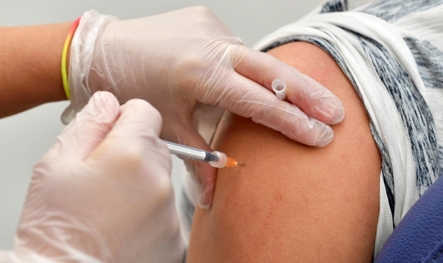 Varese: medici indagati per falsi certificati ai no vax