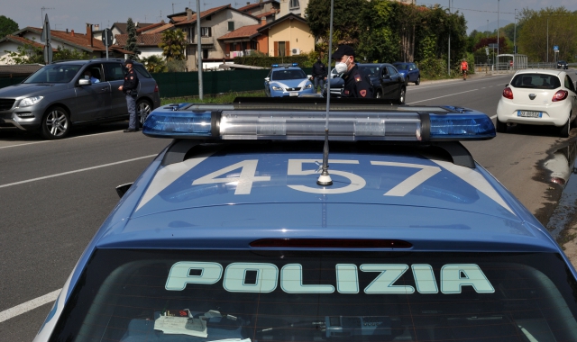 Gli agenti della Questura di Varese hanno arrestato il 51enne e consegnato l’auto alle Poste