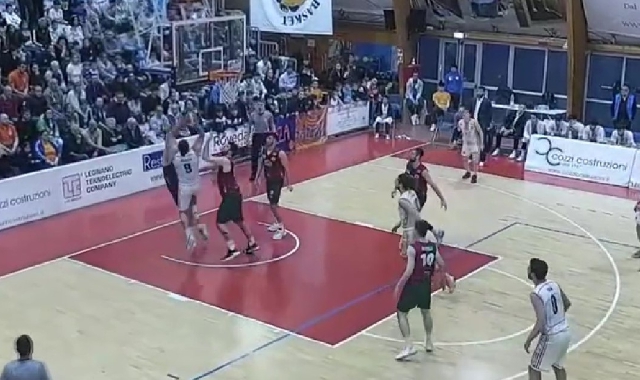 Basket, Serie B: la Sangiorgese accorcia contro Omegna
