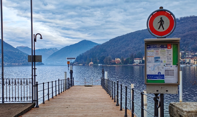 Porto Ceresio, battello per il lago di Lugano (foto Archivio)