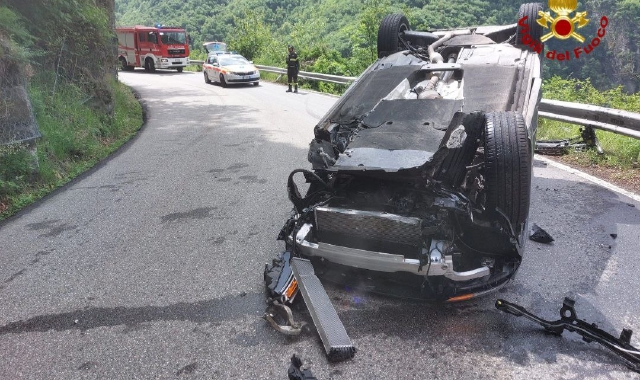 L’incidente avvenuto lungo la strada provinciale 66 a Calasca Castiglione (foto Redazione)