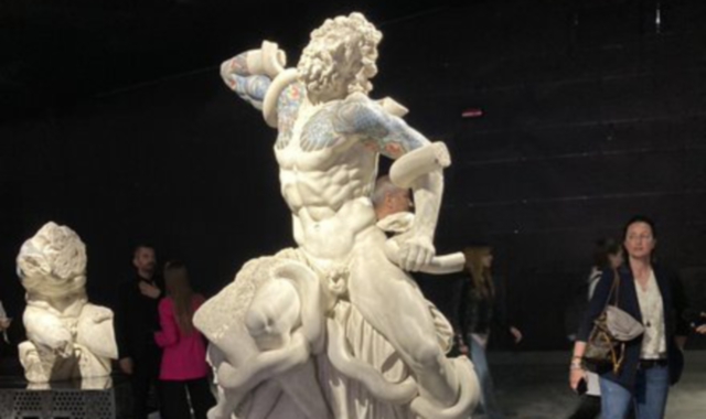 Arte a Malpensa, marmi tatuati in aeroporto