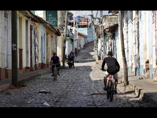 Wsj, Cuba ospiterà una base di spionaggio cinese