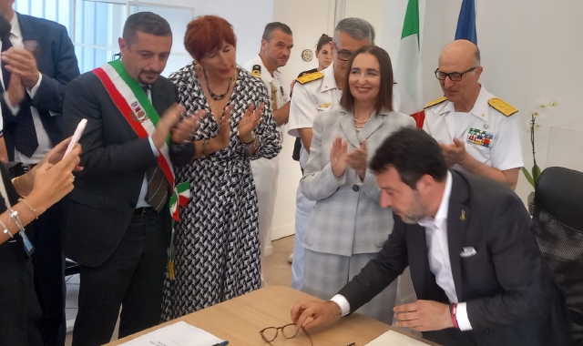 Salvini giunto a Lesa per la cerimonia di inaugurazione della sede della Guardia costiera