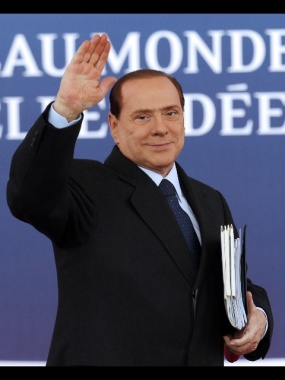 Verso i funerali di Berlusconi nel Duomo di Milano