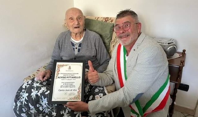 Alvise Pittarello festeggiato dal sindaco Enrico Puricelli