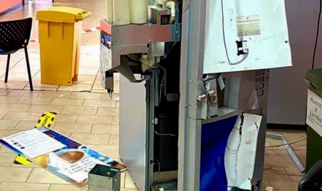 “Macchinette” scassinate: 15 assalti in poche ore a Varese