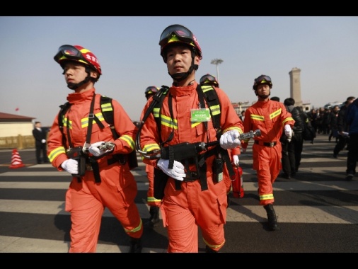 Cina: esplosione in un ristorante, almeno 31 morti