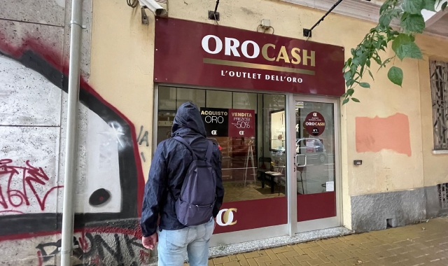 Il compro oro di via Roma  (foto Domenico Ghiotto)