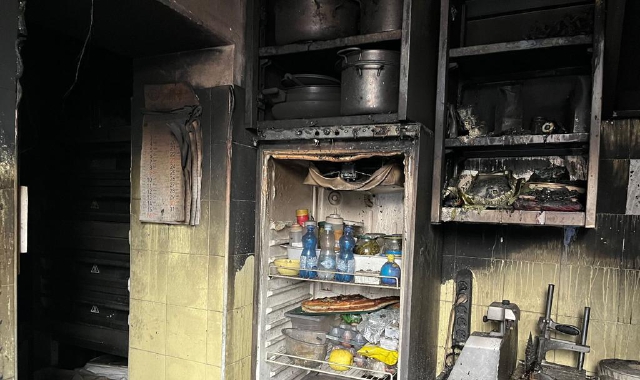 Pizzeria bruciata a Varese, mobilitazione solidale