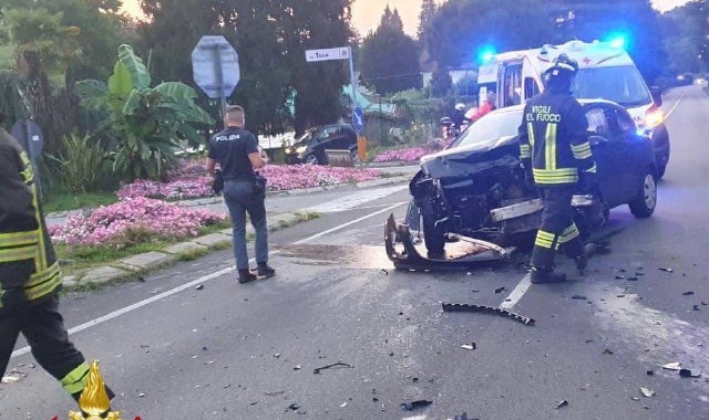 L’incidente di questa mattina a Masnago (foto vigili del fuoco)