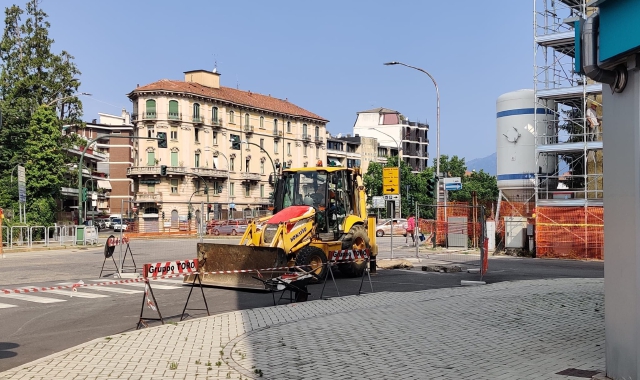 Via Tamagno chiusa a sorpresa ed è rivolta