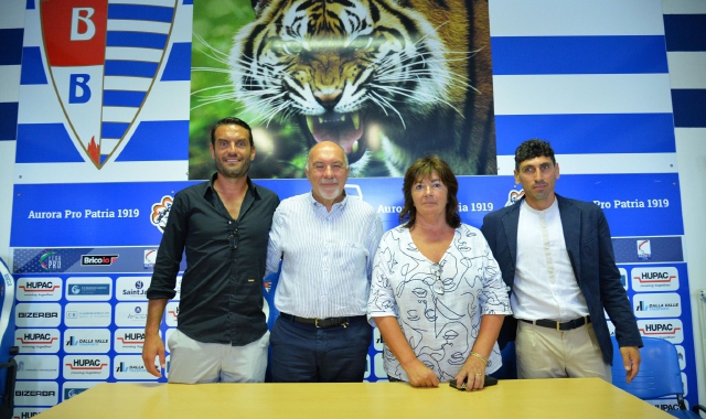 La presentazione del nuovo allenatore della Pro Patria (foto Blitz)