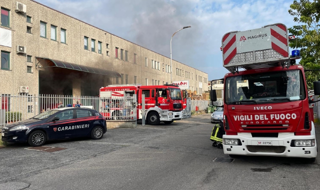 Incendio alla Mapi di Pogliano Milanese (Pubblifoto)