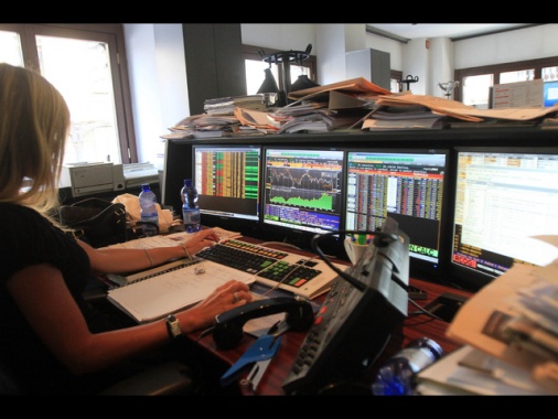Borsa: Milano in lieve rialzo (+0,2%), bene Stm e Campari