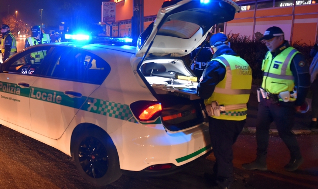 Sul posto è intervenuta la polizia locale di Legnano (foto Archivio)