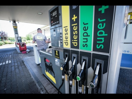 Al via cartelloni benzina, Bolzano e Puglia aree più care